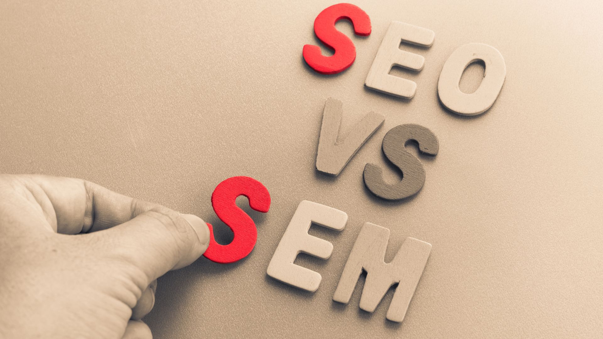 You are currently viewing SEO vs SEM: Mana yang Lebih Tepat untuk Strategi Digital Anda?